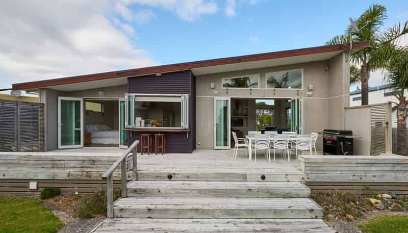 156 Sands Crescent, Matarangi
