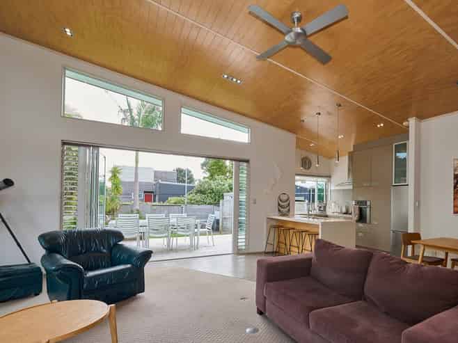 156 Sands Crescent, Matarangi