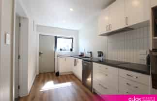 262 B Kenmure Road, Kenmure