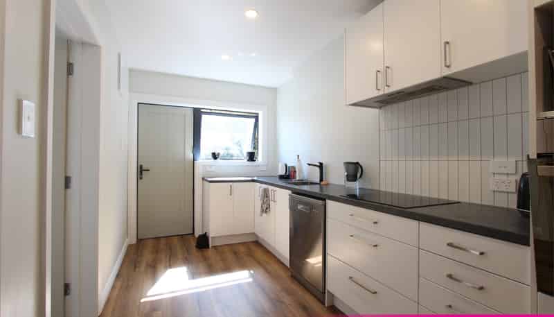 262 B Kenmure Road, Kenmure