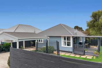 11 Dolbel Place, Mangere East