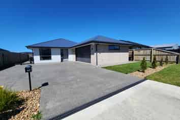 42 Mehrtens Crescent, Woodend
