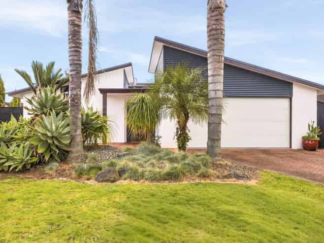 12 Hinemarama Close, Papamoa
