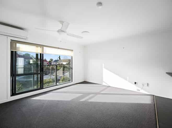 6 Chevalier Court 809 Heaphy Tce, Claudelands