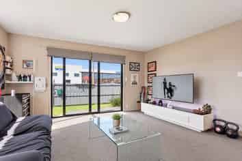 1/6 Washbournes Road, Wigram