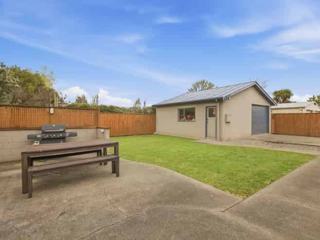 9 Sherwood Place, Springvale