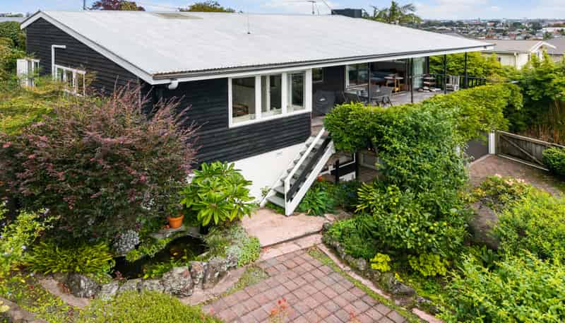11 Blackett Crescent, Meadowbank