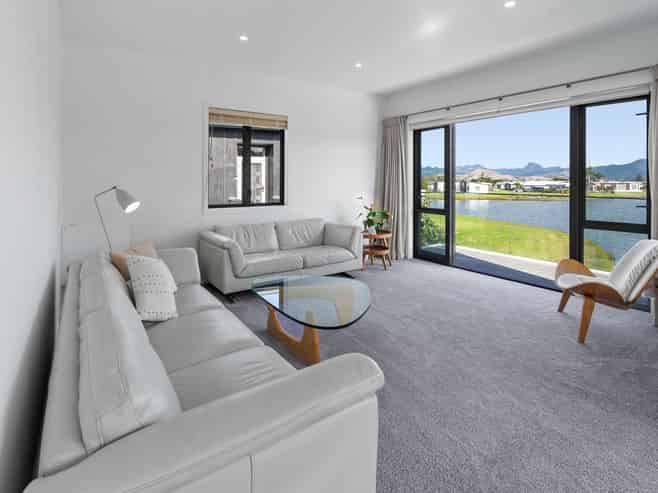 37/101 Harbour Drive, Matarangi