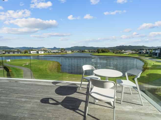 37/101 Harbour Drive, Matarangi