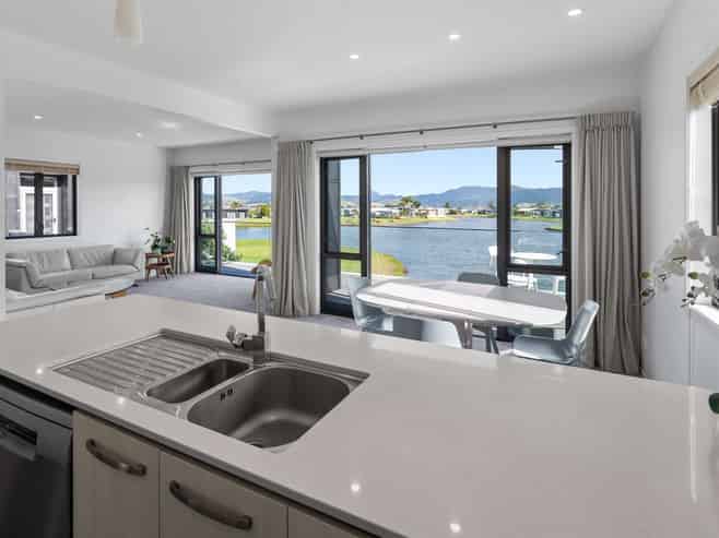 37/101 Harbour Drive, Matarangi