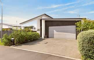 10 Jacob Street, Brookfield