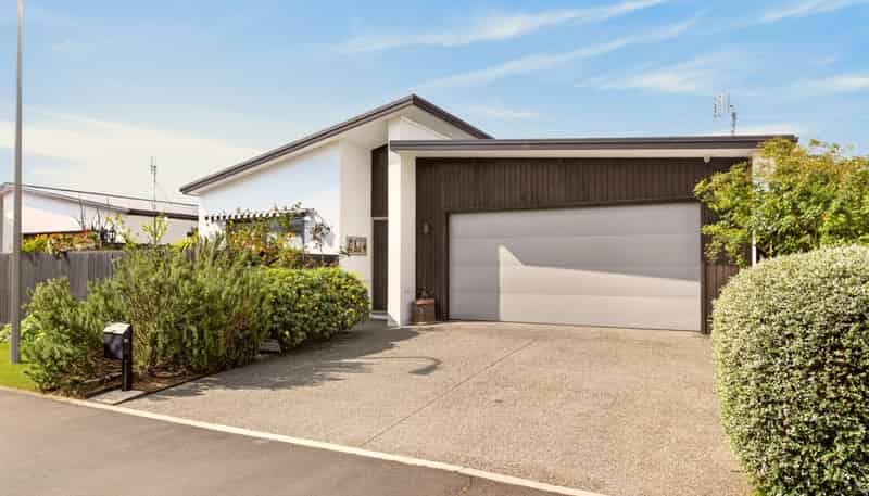 10 Jacob Street, Brookfield