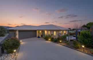 30 Millennium Hill, Paraparaumu