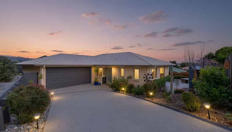 30 Millennium Hill, Paraparaumu