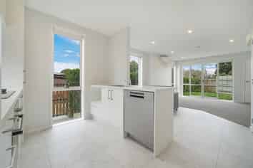 12A Greenock Road, Ranui
