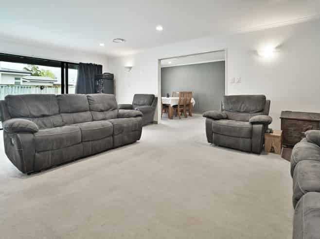 1013 Lane Street, Mahora
