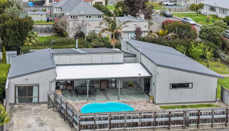 1013 Lane Street, Mahora