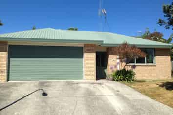 19 Pointon Glade, Western Heights