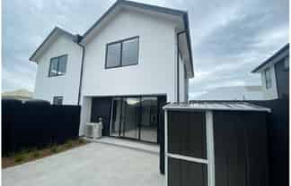 2/675 Worcester Street , Linwood