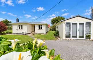 8 Dundas Street, Porangahau