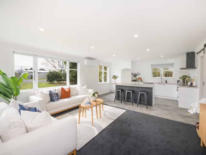 210 Vogel Street, Roslyn