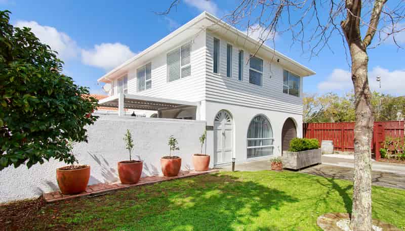 4 McKeefry Grove, Tawa