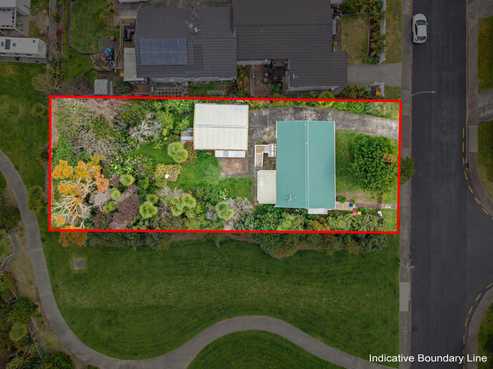 11 Albatross Road, Red Beach
