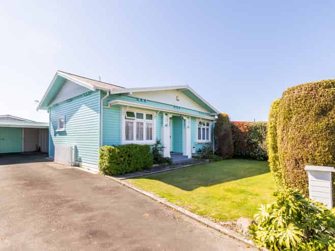 424 Massey Street, Akina