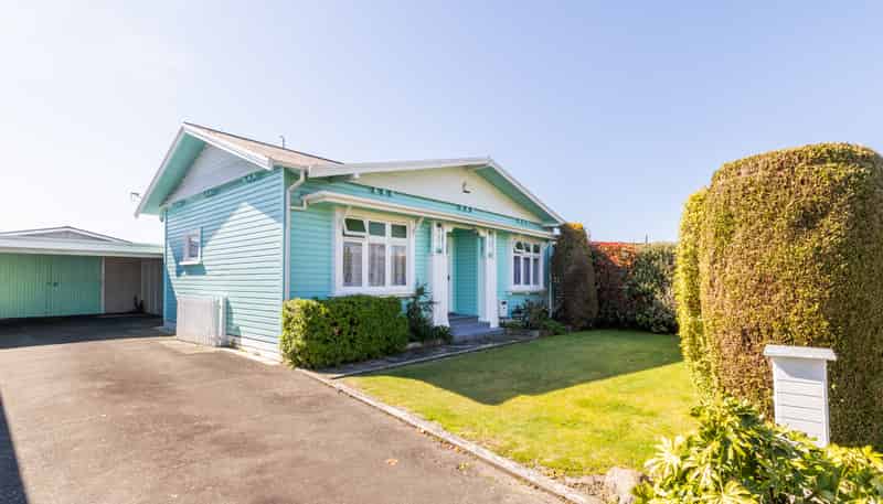 424 Massey Street, Akina