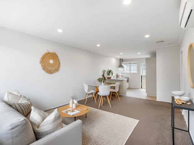 2/102 McLeod Road, Te Atatu South
