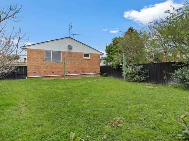 2/102 McLeod Road, Te Atatu South