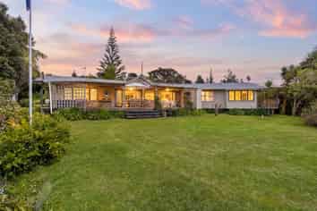 55 Crows Road, Swanson