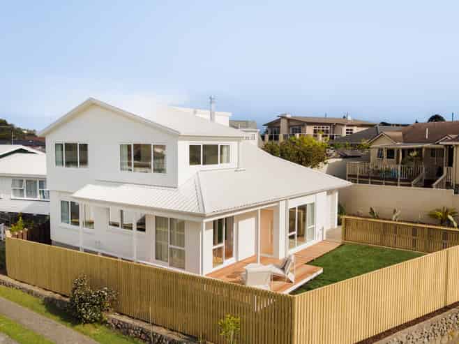 20b Mahoe Street, Matua