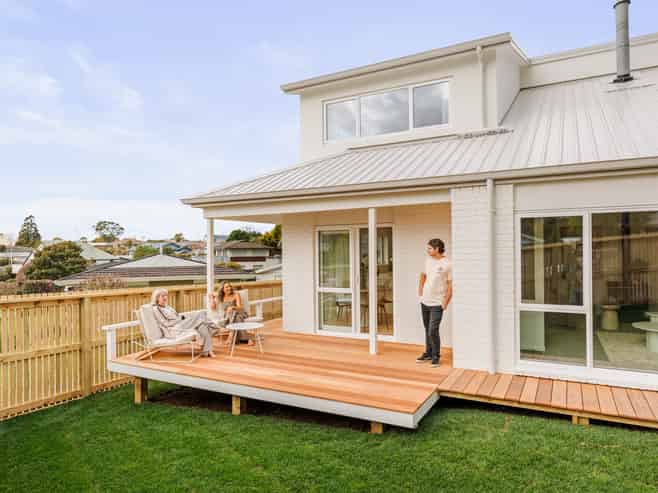 20b Mahoe Street, Matua