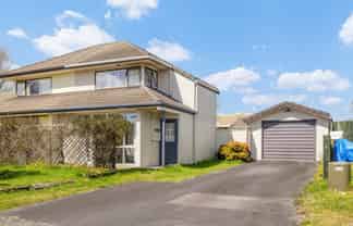 2/18 Carnot Street, Glenholme