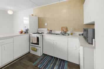 2/18 Carnot Street, Glenholme