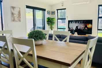 21 Sponge Bay Road, Tamarau