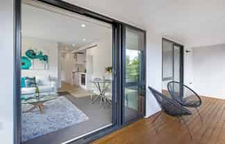 8/142 Leinster Road, Merivale