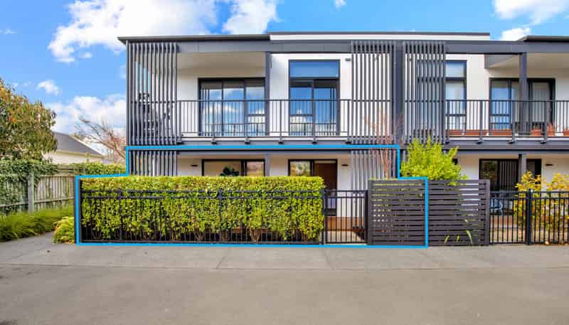 8/142 Leinster Road, Merivale