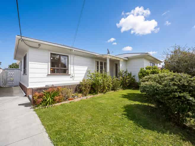 10 Nile Road, Kelston