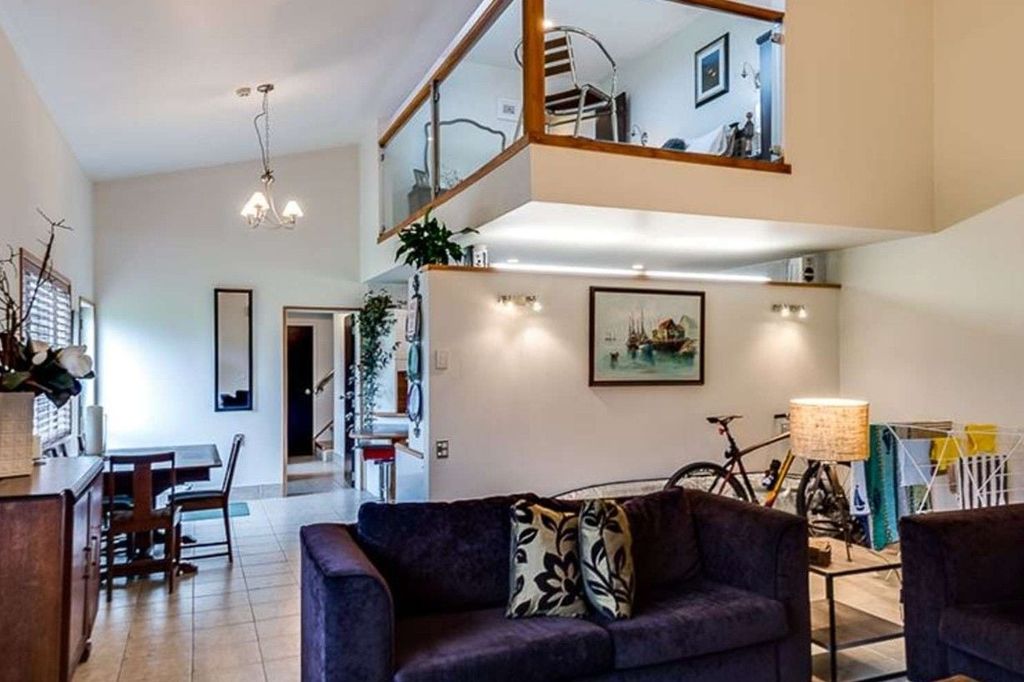 Ready to move in- fully furnished, spacious. 4