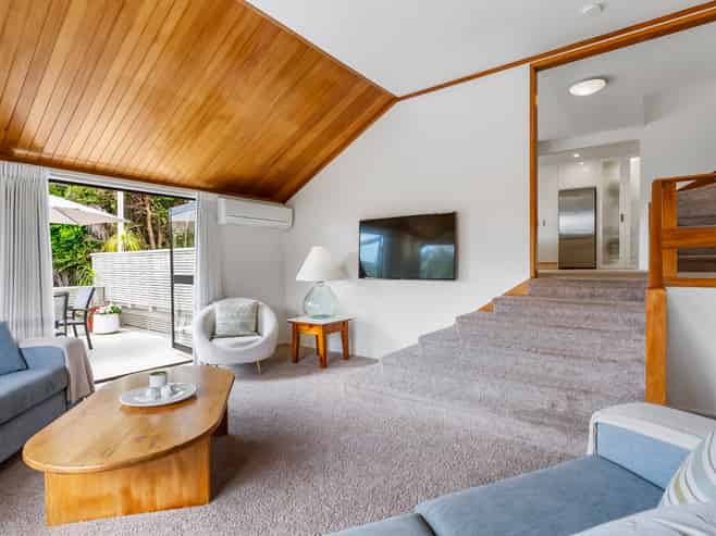 5 Honeysuckle Lane, Mairangi Bay
