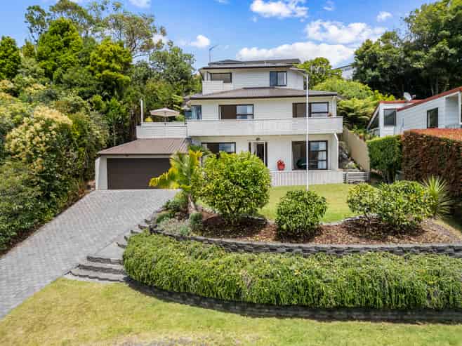 5 Honeysuckle Lane, Mairangi Bay