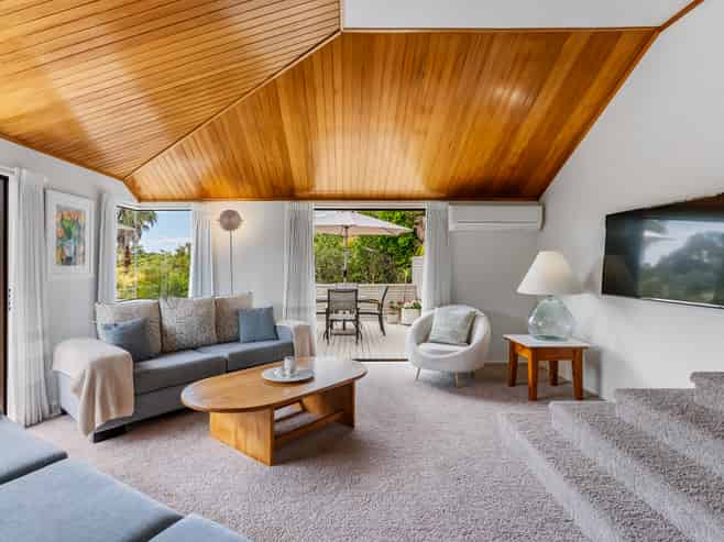 5 Honeysuckle Lane, Mairangi Bay
