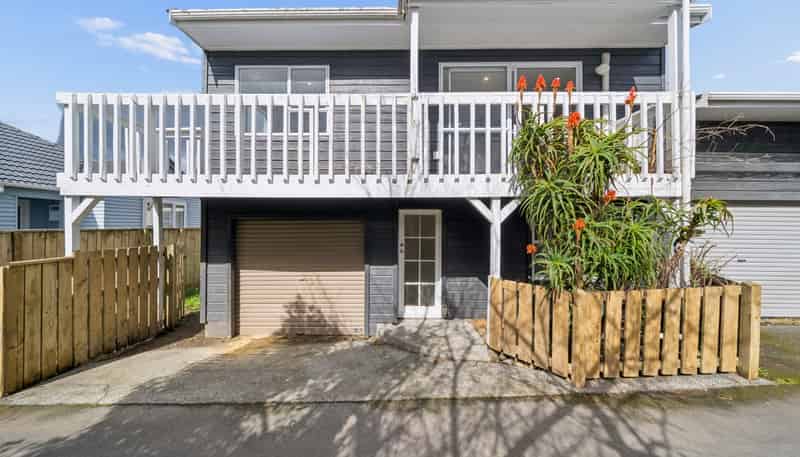 2/15 Charleston Avenue, Boulcott