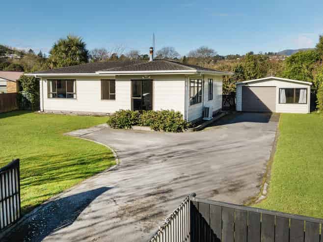 12 Delaware Grove, Totara Park