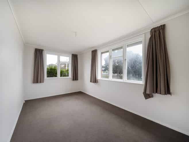 2 Hukatai Street, Elsdon