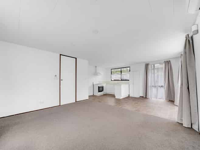 11 Shifnal Drive, Manurewa