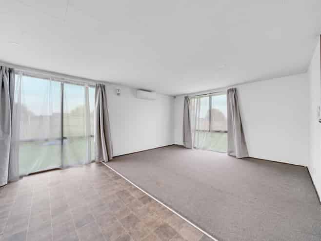11 Shifnal Drive, Manurewa