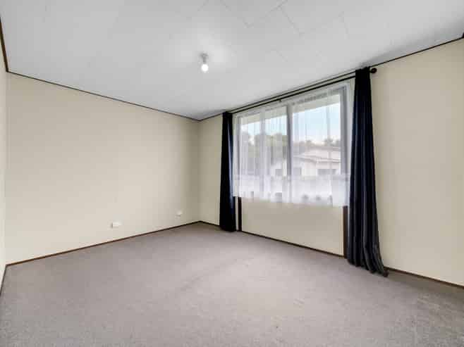 11 Shifnal Drive, Manurewa